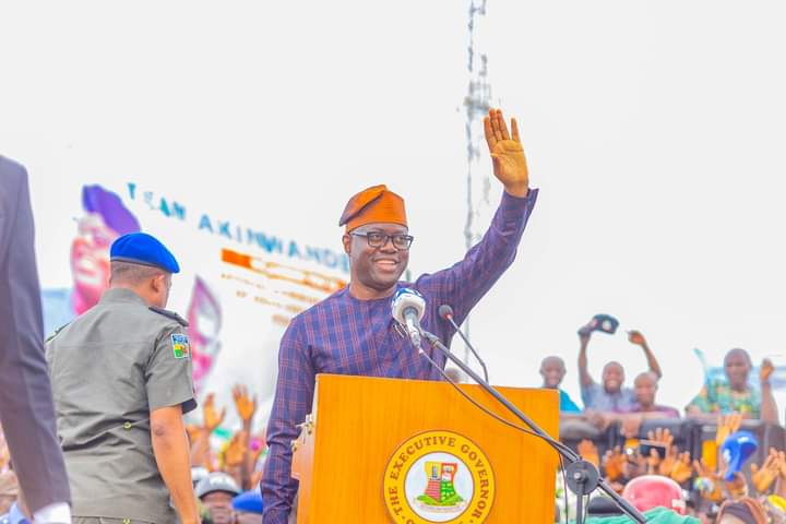 PHOTOS: Makinde Commissions 5.2Km Gedu-Oroki-Sabo-Asipa Road