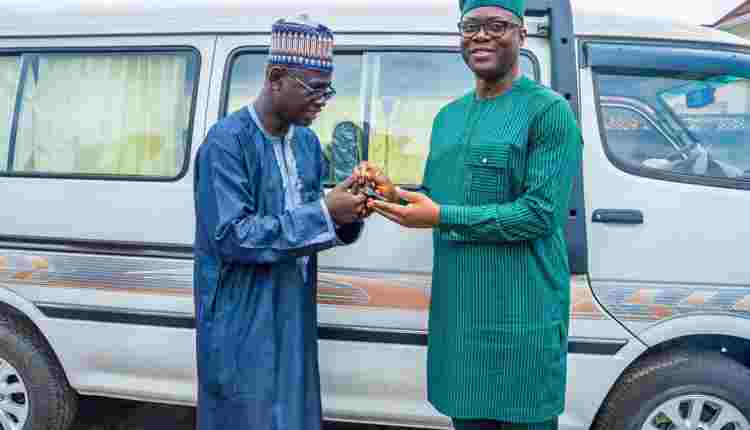 2022 RAMADAN LECTURE: Makinde  Speaks On Religious Harmony, Donates Bus To Guest Lecturer, Give Hajj Slots To Others