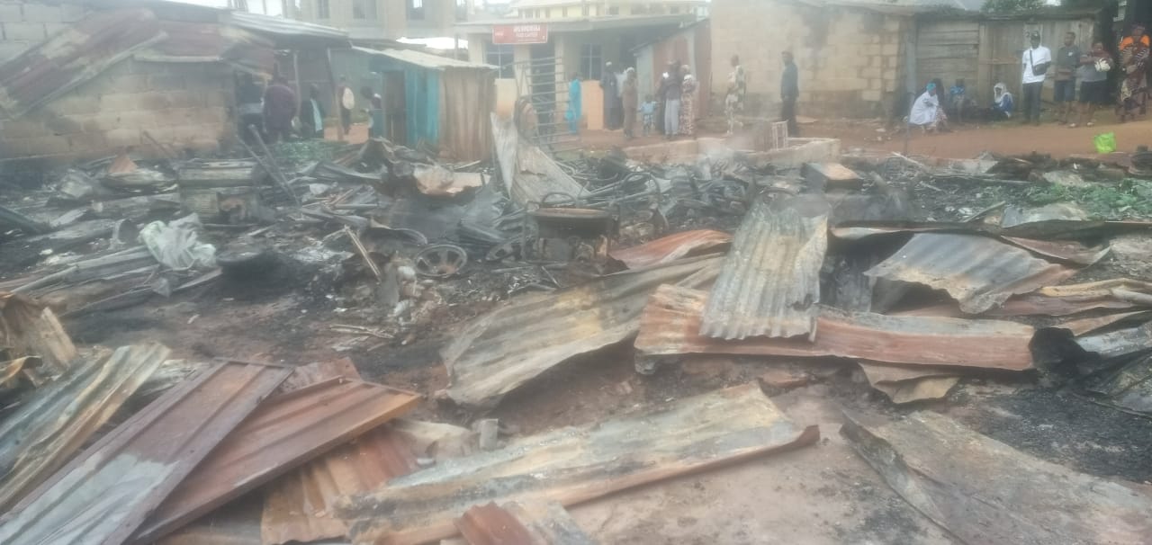 IBADAN: Midnight Fire Razes Akobo-Ojurin Mammy Market[Video+ Photos]