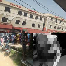 Just In:Family Protests At Ibadan Hospital Over Mutilated Corpse Of Relative (Photo) – Eagle’s Sight News(Photo)