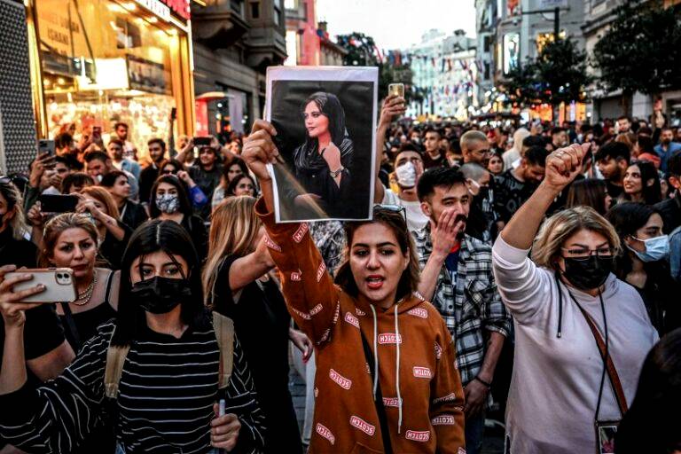 Mahsa Amini:185 killed Including 19 Children As Protests Rock Iran Over 22-year-old Woman’s Death By…|EAGLE’S SIGHT…