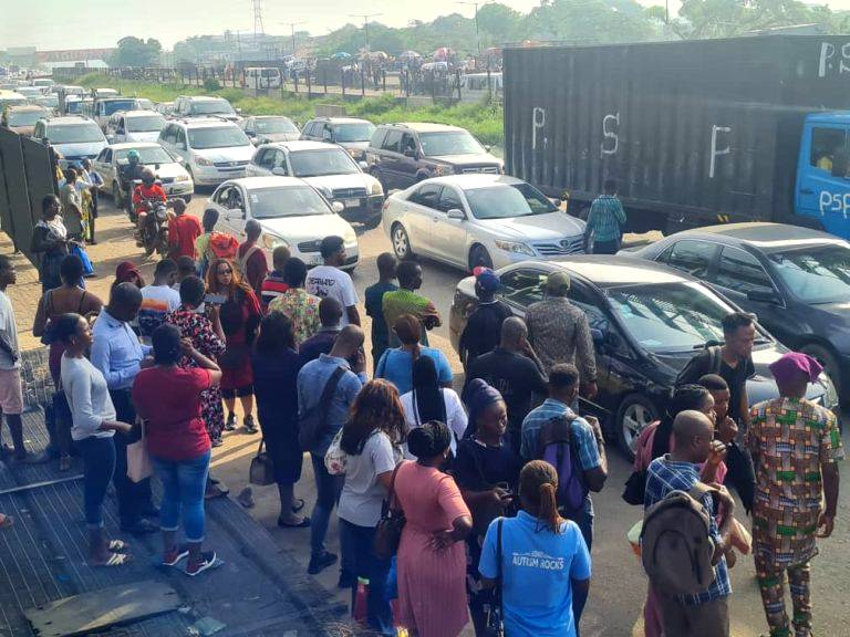 Just In: Commuters Stranded As Lagos Commercial Drivers Begin 7-Day Strike Over… [Photos]