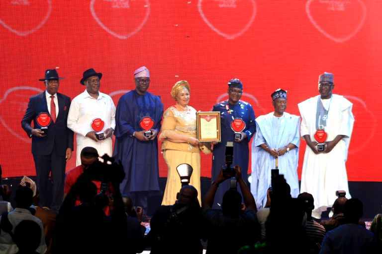 Vanguard Awards: Makinde,AbdulRazaq    Okowa, Udom Bag 2022 Govs of The Year Award