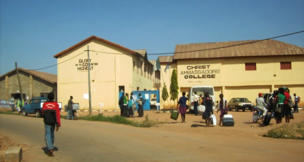 UTME Candidates Threaten JAMB Officials With knives During Exam