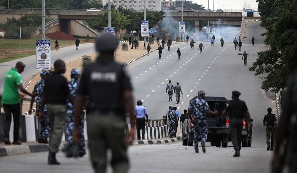 Updated:What Led To Tension In Ibadan Metropolis , Motorists, Residents Flee For Safety as Auxillary Boys Reportedly Resurface (Detailed+Photo))