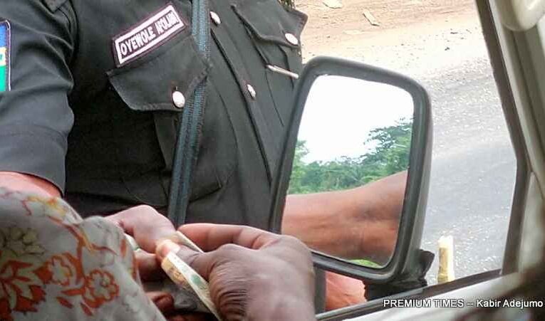 How Policeman Lands To Court For Defrauding Businessman of N128m😳