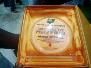 Just In: Comforter, Boom, Olatunji Other Dignitaries Join Arapaja To Receive NUJ Award (Photos)