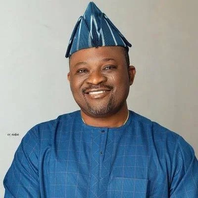 Oyo :Gov Makinde Orders Flag Flown at Half-Mast Over Reps, Akinremi’s  Passing