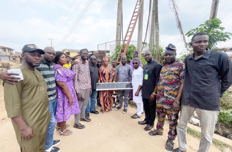 Security Boost: Ibadan North Council Boss, Olufade Distributes Solar Street Lights to All Wards