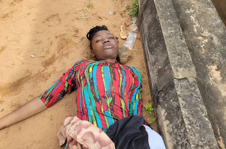 TRAGIC: Lady’s Corpse Found on Road Side after Visit to Man She Met Online – (Photos)