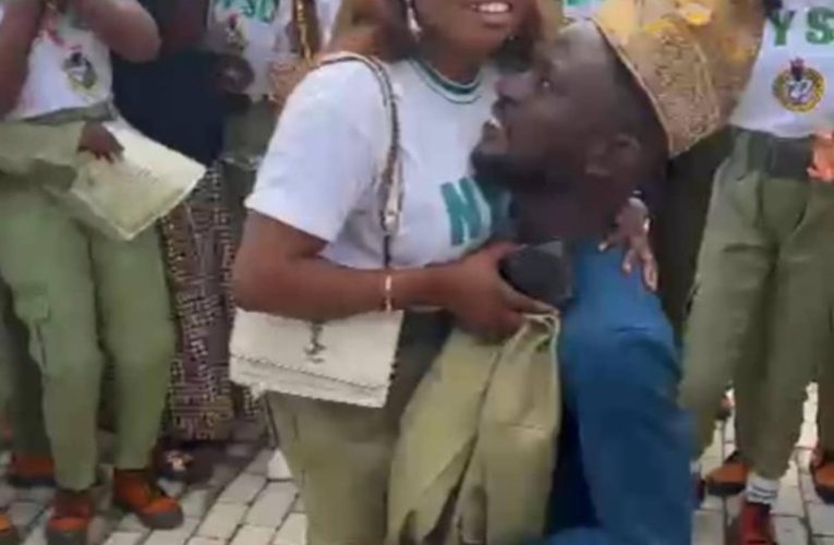 VIDEO:Serving Corps Members Gets Emotional Public Proposal from Lover at Ibadan North