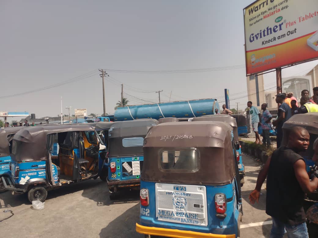 Oyo: Tricyclists Protest over Hike in Licence Fees [PHOTOS]