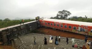 Flash: Abuja–Kaduna Passenger Train Derails, Rescue Operation Underway