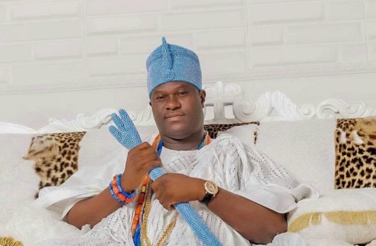 Historic:Ooni of Ife Visits Olubadan-Designate Ladoja in Bodija(Watch Video)
