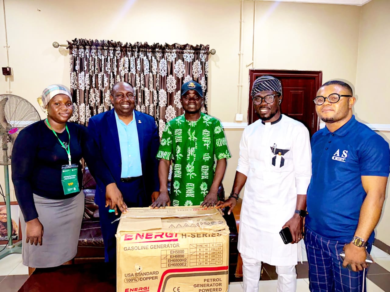 Olufade Redeems Pledge, Hands Over Generator To NYCN Oyo State Chapter