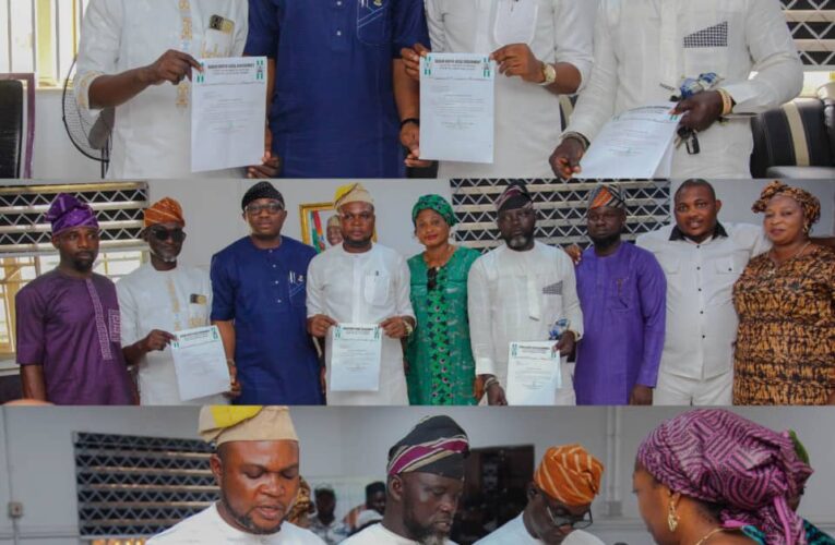 Flash: Ibadan North LG Chairman Olufade Swears In Appointees After Dismissal of Wike-Gbolarunmi PDP Loyalists