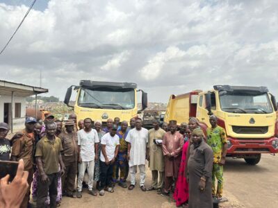 BREAKING: Makinde Procures Two 10-Ton Refuse Compactor Trucks for OYOWMA, Hon Biiro Expresses Gratitude (Photo+Video)