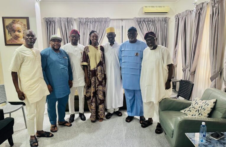 Oyo Serving APM Rep Members Meet Adekambi, Declare Support for Gubernatorial Ambition
