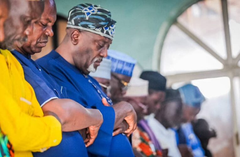 2027: Odidiomo Calls for Massive PVC Collection, Supports Apata Mosque with ₦5 Million