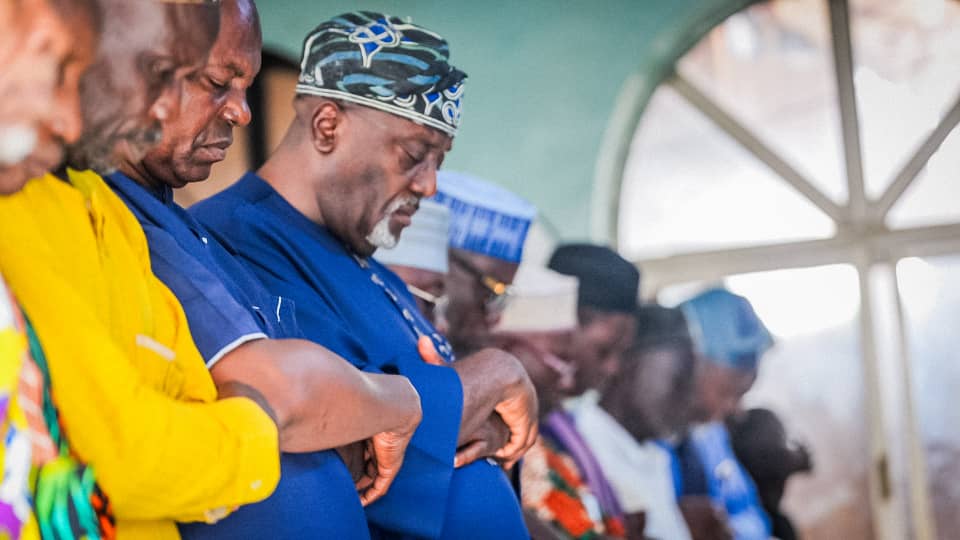 2027: Odidiomo Calls for Massive PVC Collection, Supports Apata Mosque with ₦5 Million