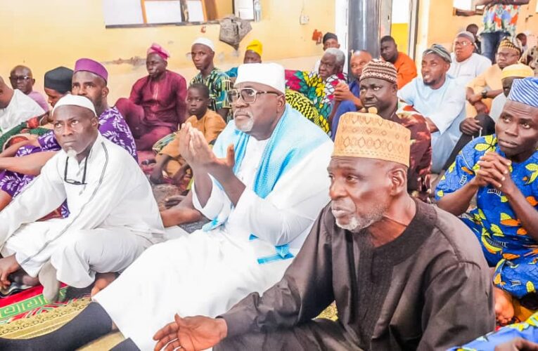 Odidiomo Donates ₦5m to Felele Central Mosque, Reaffirms Commitment to Oyo South